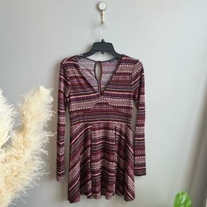 (3 for $25) 
Multi color mini dress - size small // cute designs ✨💕 long sleeve